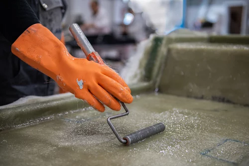 Processos de tratamento de superfície para produtos FRP de layup manual