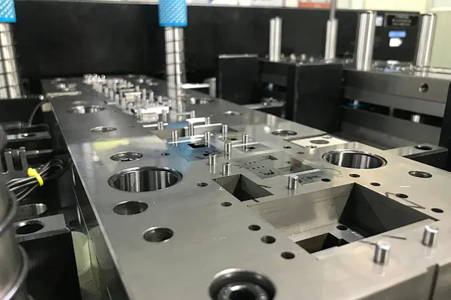 Tipos de moldes para fabricação de produtos de fibra de carbono